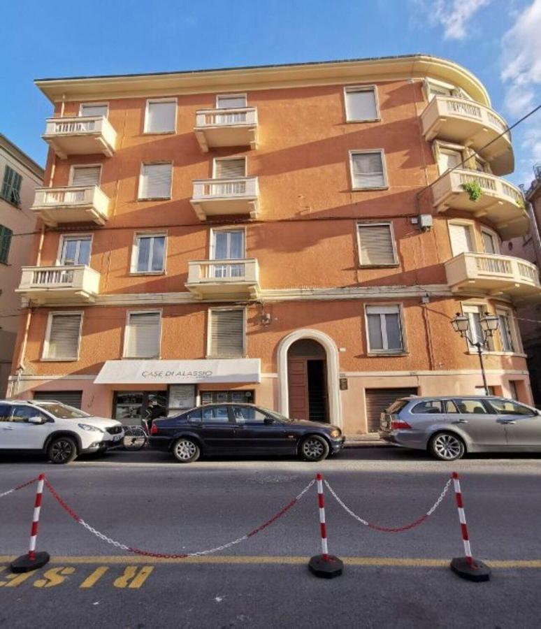 Azzurra Ridi Che Ti Passa Hotel Alassio Kültér fotó