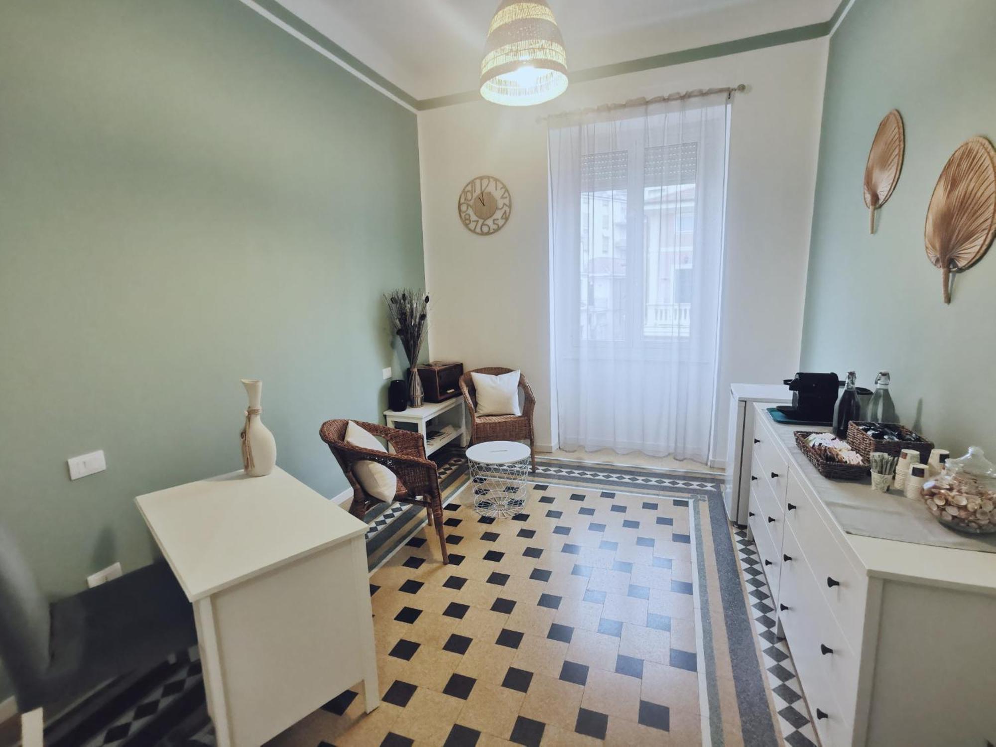 Azzurra Ridi Che Ti Passa Hotel Alassio Kültér fotó
